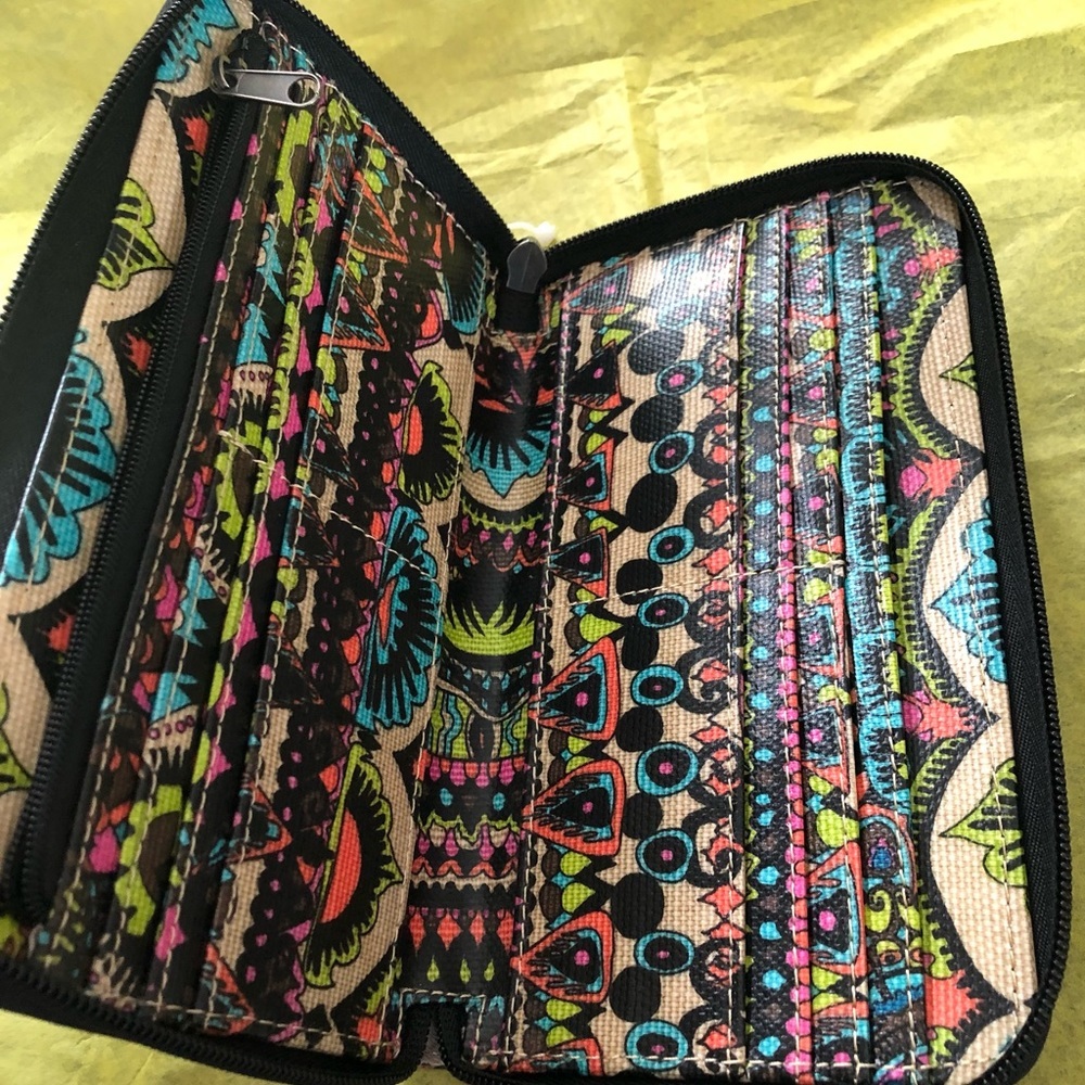 NWT Sakroots Multicolored Wallet - Picture 4 of 4